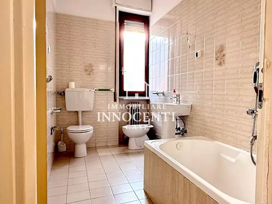 Immagine 22 di Appartamento in vendita  a Massa