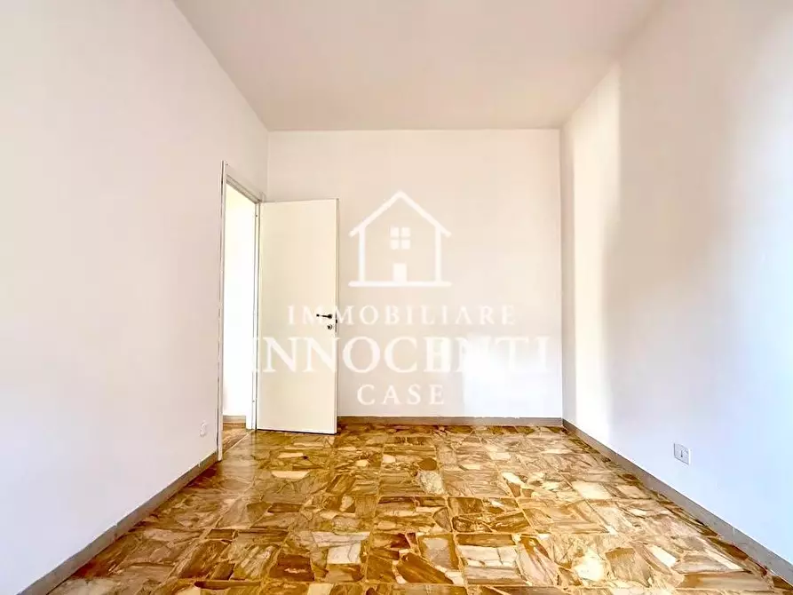 Immagine 17 di Appartamento in vendita  a Massa