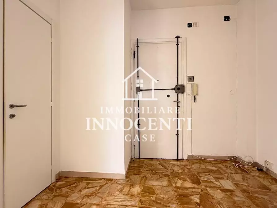 Immagine 4 di Appartamento in vendita  a Massa