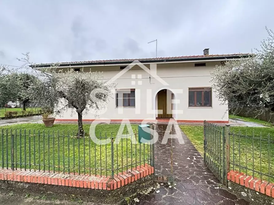 Immagine 32 di Villa in vendita  a Porcari