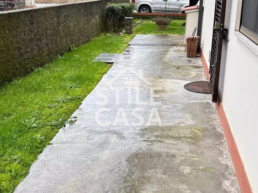 Immagine 29 di Villa in vendita  a Porcari