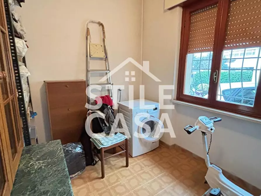 Immagine 21 di Villa in vendita  a Porcari