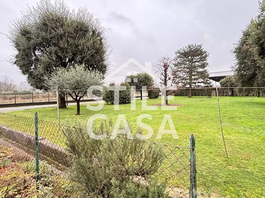 Immagine 27 di Villa in vendita  a Porcari