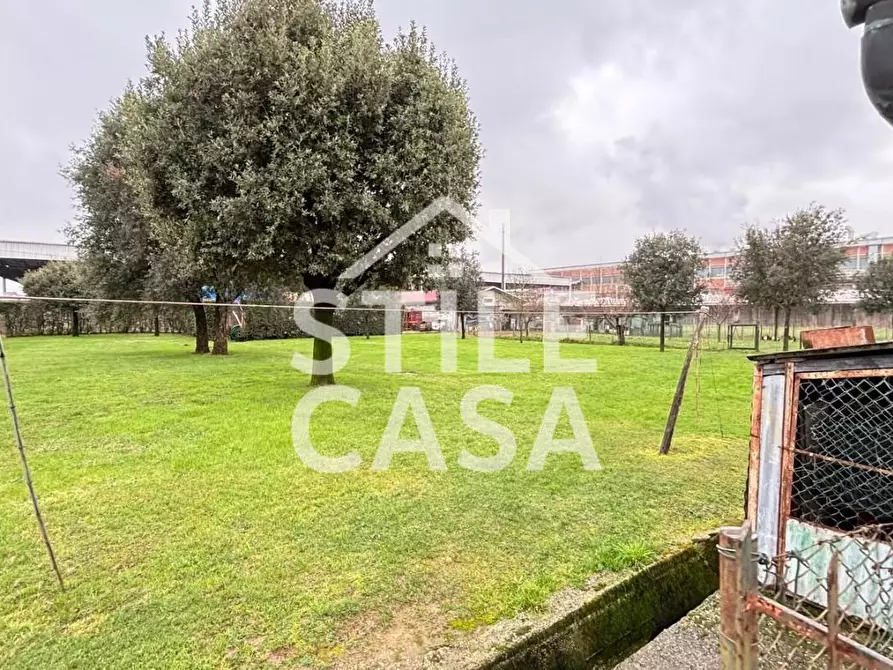 Immagine 28 di Villa in vendita  a Porcari