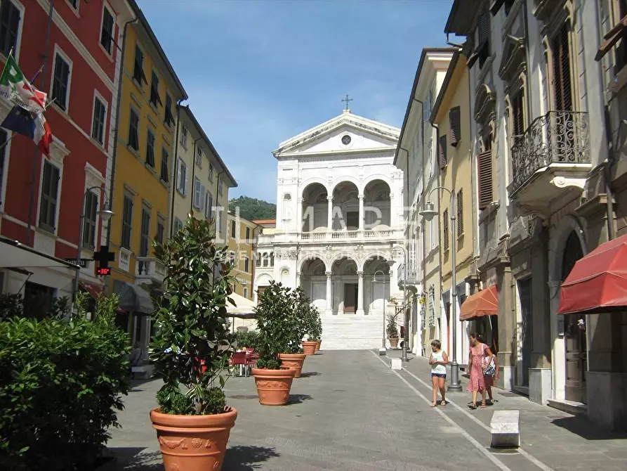 Immagine 10 di Villetta a schiera in vendita  a Massa