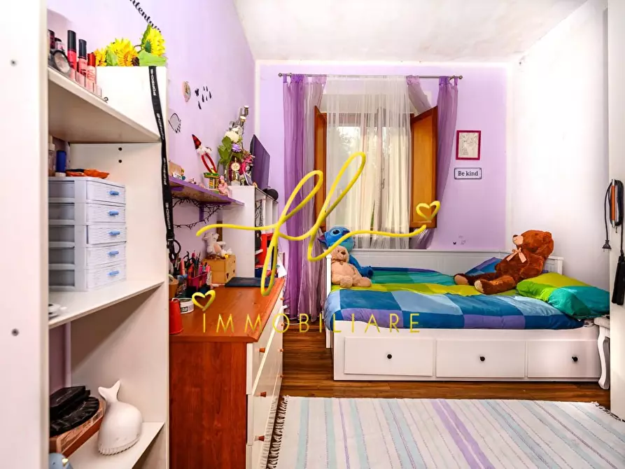 Immagine 21 di Villa in vendita  a Collesalvetti