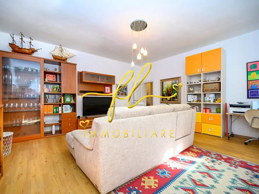 Immagine 33 di Villa in vendita  a Collesalvetti