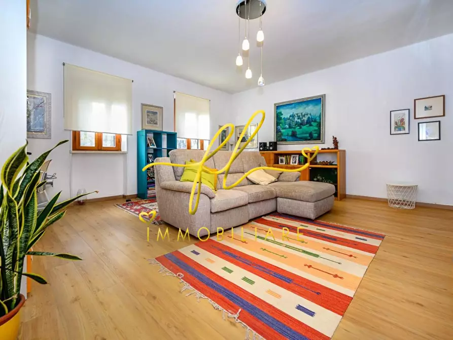 Immagine 31 di Villa in vendita  a Collesalvetti