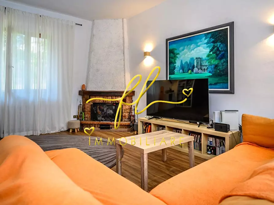 Immagine 4 di Villa in vendita  a Collesalvetti