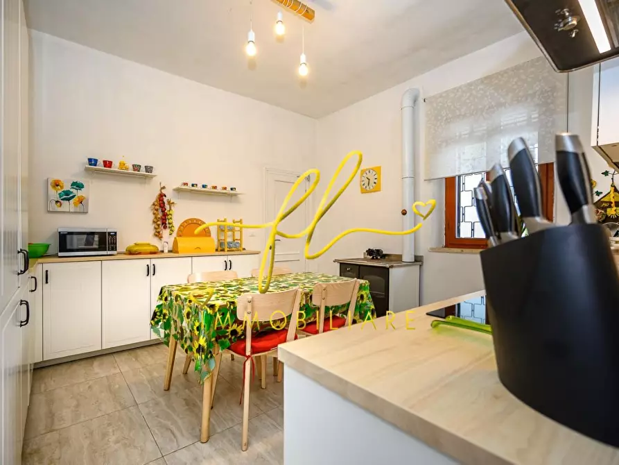 Immagine 37 di Villa in vendita  a Collesalvetti