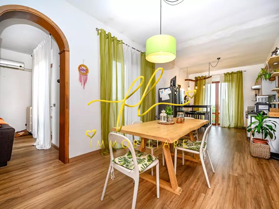 Immagine 11 di Villa in vendita  a Collesalvetti