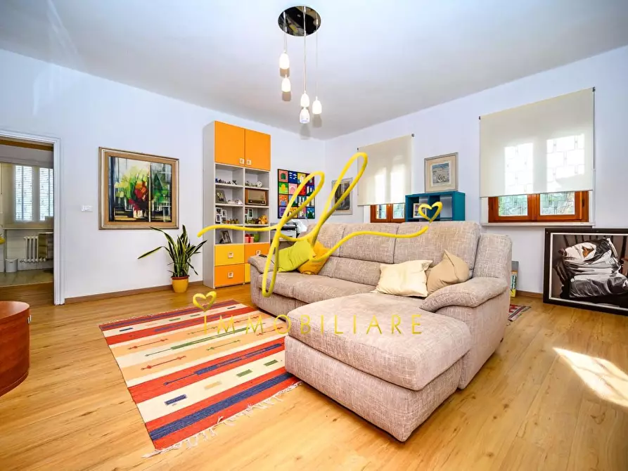 Immagine 32 di Villa in vendita  a Collesalvetti