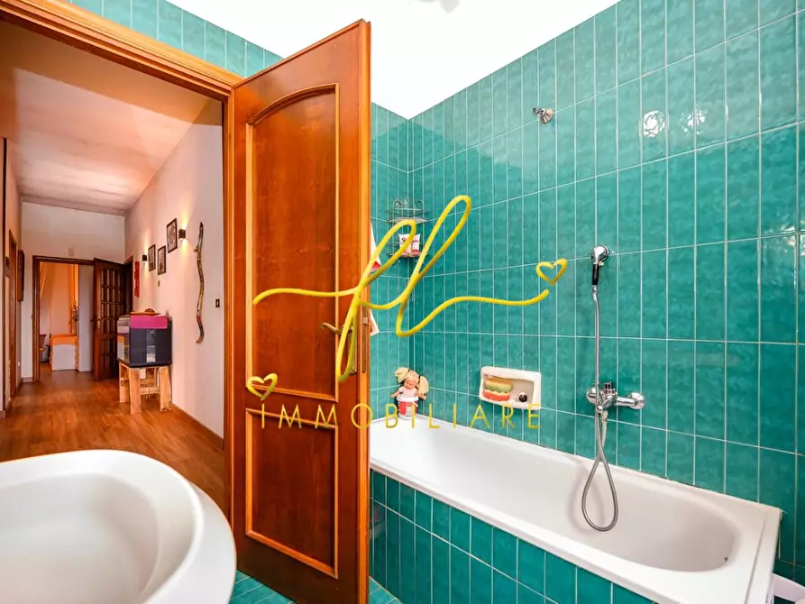 Immagine 48 di Villa in vendita  a Collesalvetti