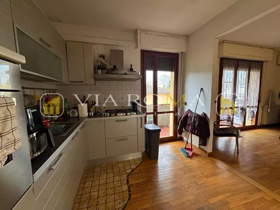 Immagine 4 di Appartamento in vendita  a Lucca