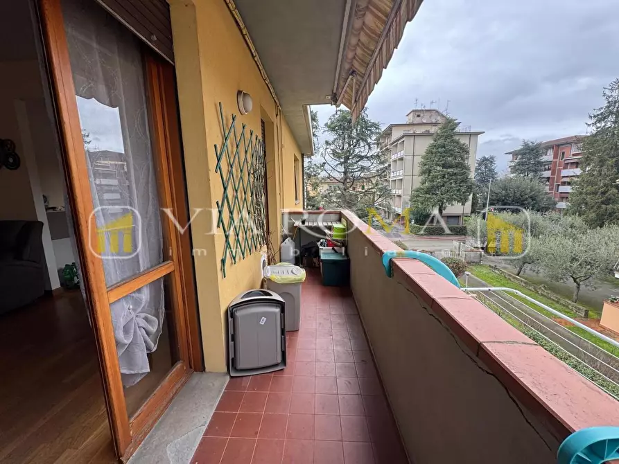 Immagine 13 di Appartamento in vendita  a Lucca