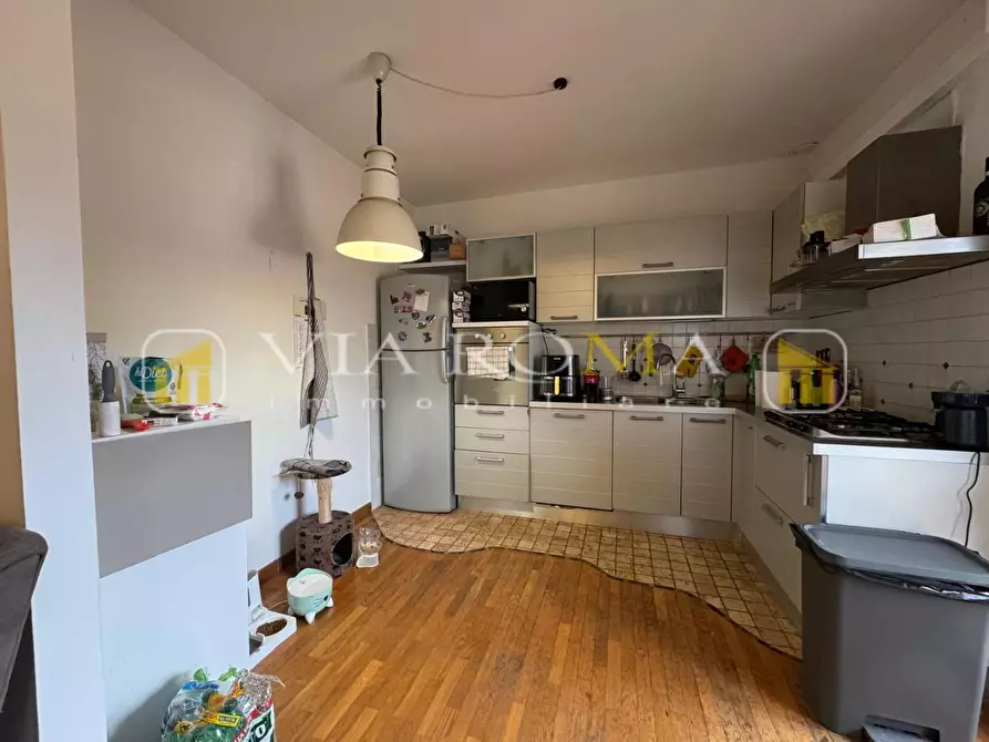 Immagine 2 di Appartamento in vendita  a Lucca