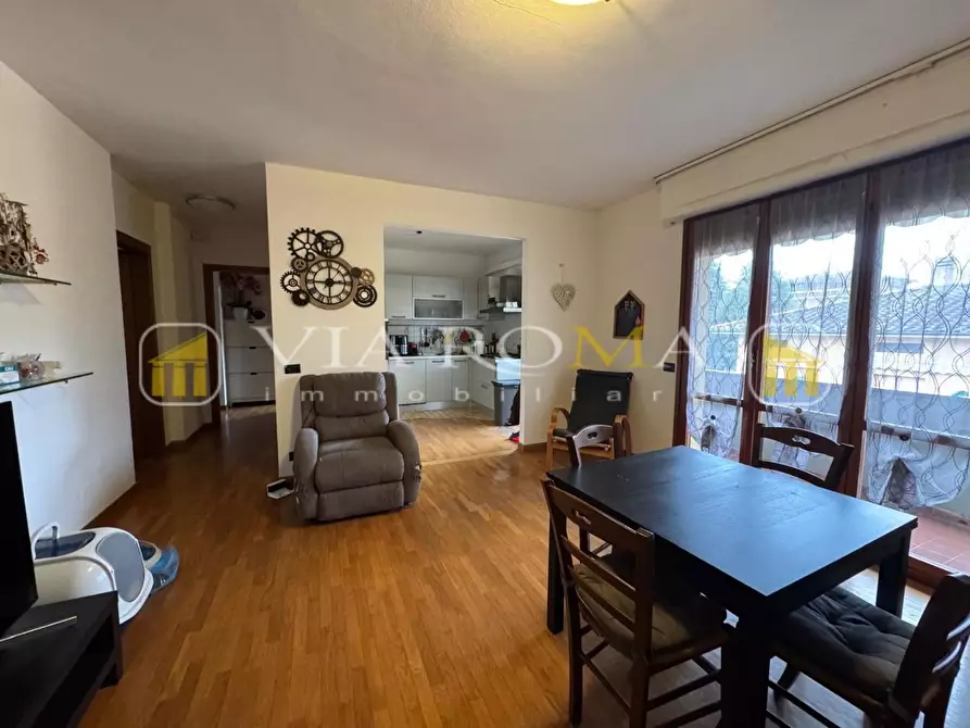 Immagine 12 di Appartamento in vendita  a Lucca