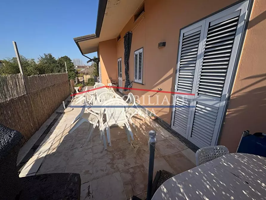 Immagine 3 di Appartamento in vendita  a Montignoso