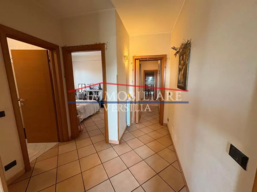 Immagine 13 di Appartamento in vendita  a Montignoso