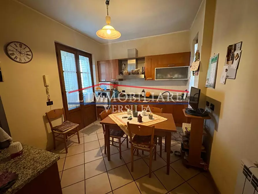 Immagine 10 di Appartamento in vendita  a Montignoso