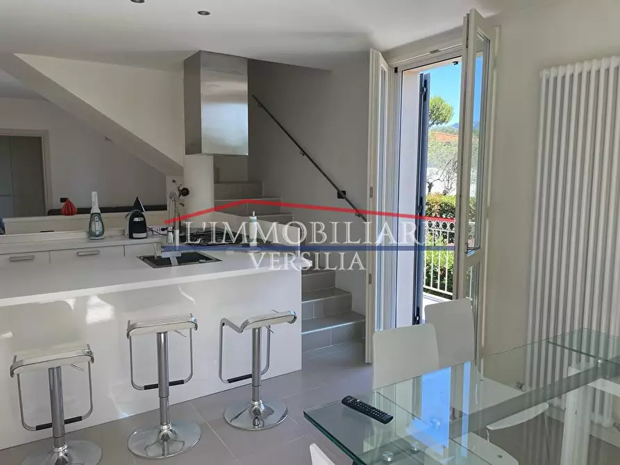 Immagine 21 di Casa trifamiliare in vendita  a Montignoso