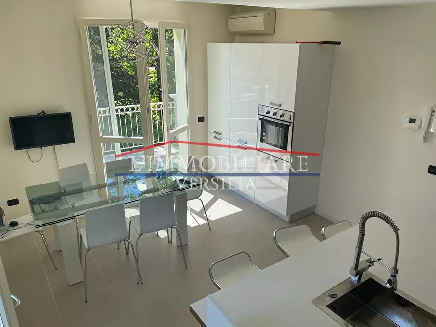 Immagine 29 di Casa trifamiliare in vendita  a Montignoso