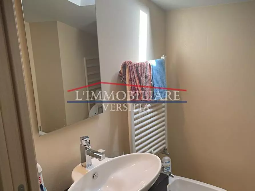 Immagine 40 di Casa trifamiliare in vendita  a Montignoso