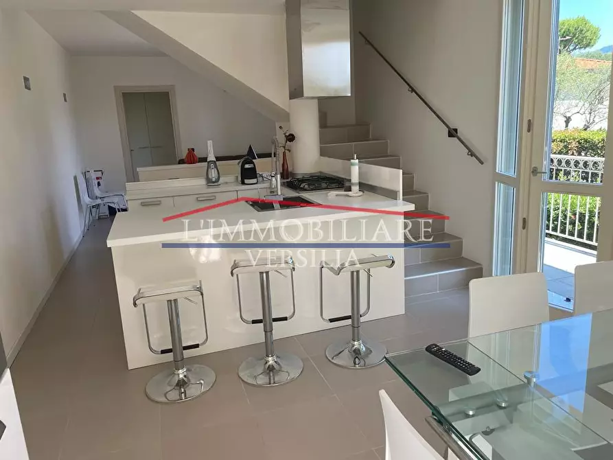 Immagine 27 di Casa trifamiliare in vendita  a Montignoso