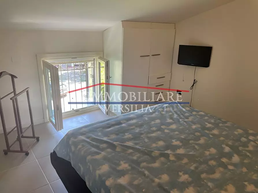 Immagine 38 di Casa trifamiliare in vendita  a Montignoso