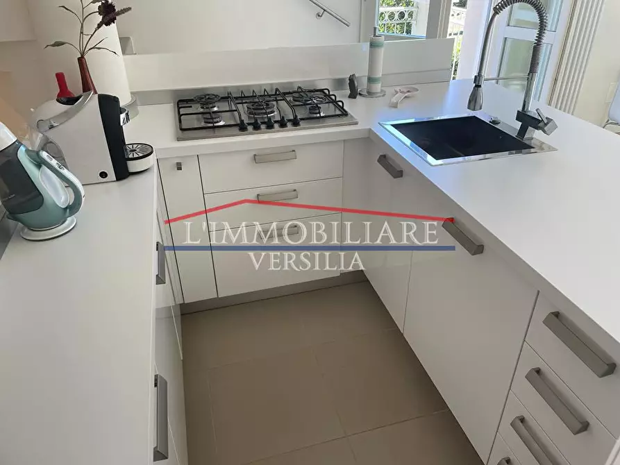 Immagine 23 di Casa trifamiliare in vendita  a Montignoso