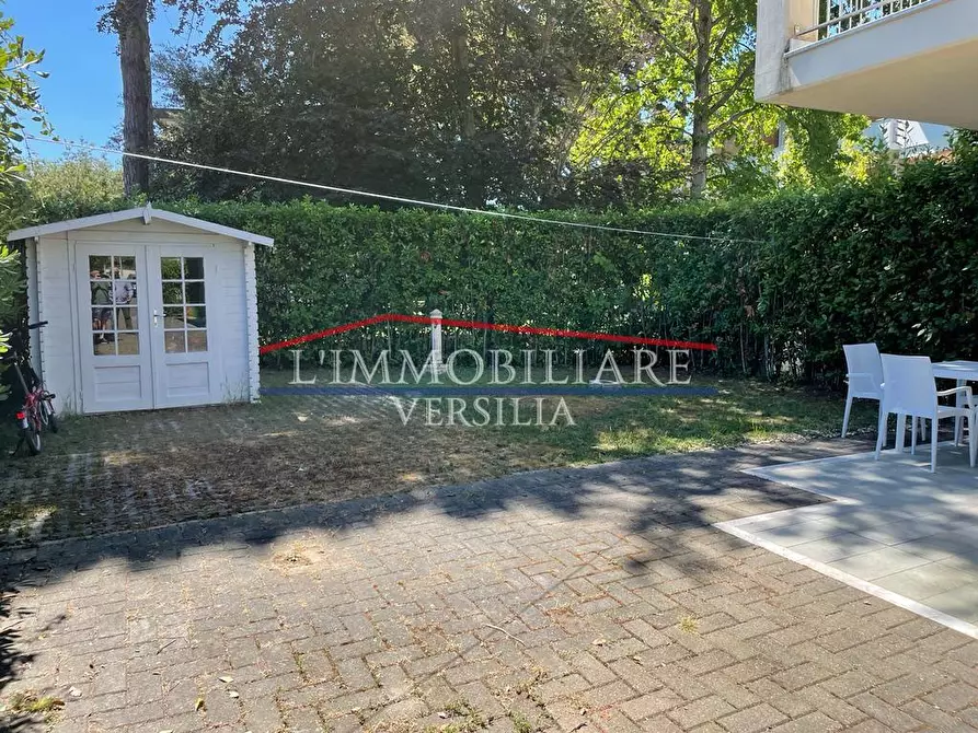 Immagine 7 di Casa trifamiliare in vendita  a Montignoso