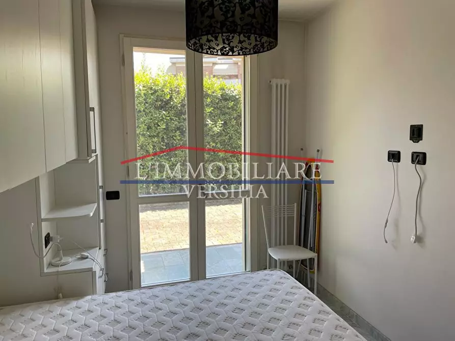 Immagine 13 di Casa trifamiliare in vendita  a Montignoso