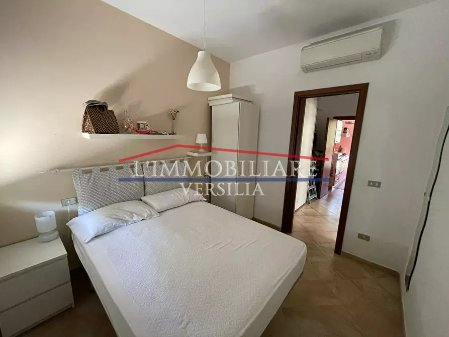 Immagine 8 di Appartamento in vendita  a Montignoso