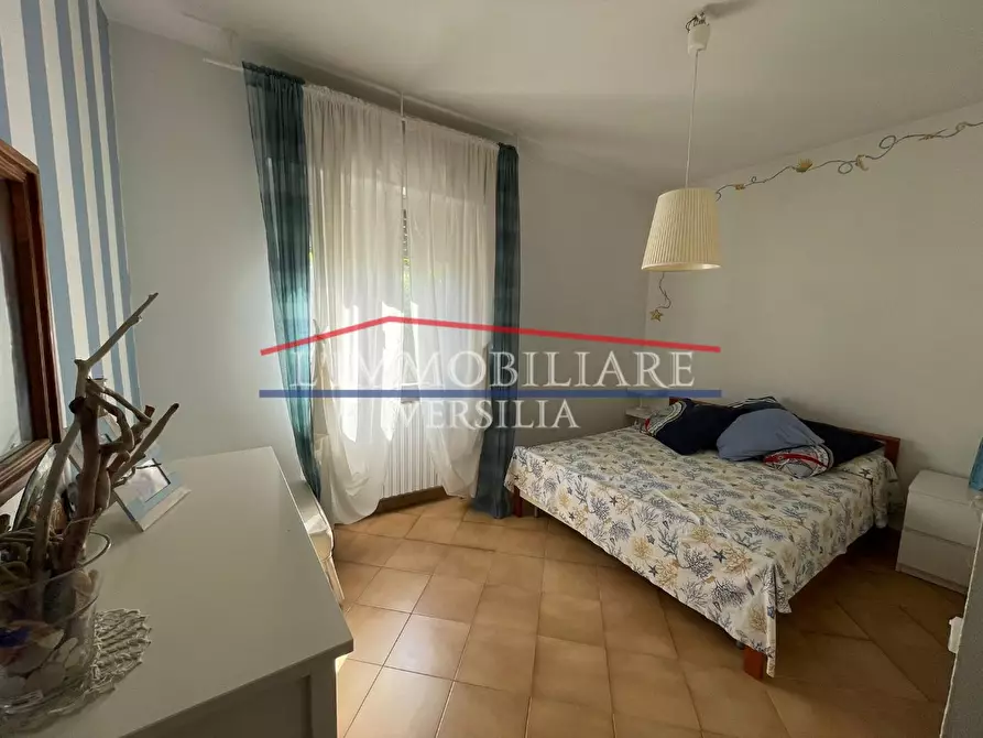 Immagine 12 di Appartamento in vendita  a Montignoso