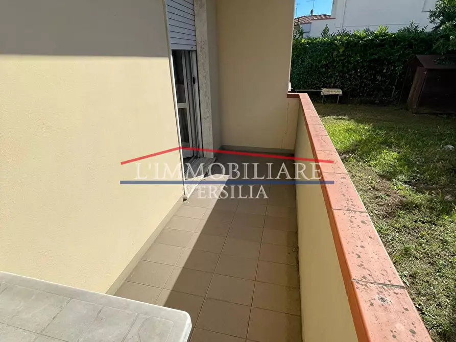 Immagine 25 di Appartamento in vendita  a Montignoso