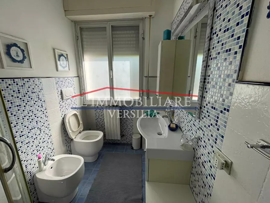 Immagine 10 di Appartamento in vendita  a Montignoso