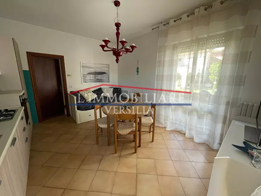 Immagine 15 di Appartamento in vendita  a Montignoso