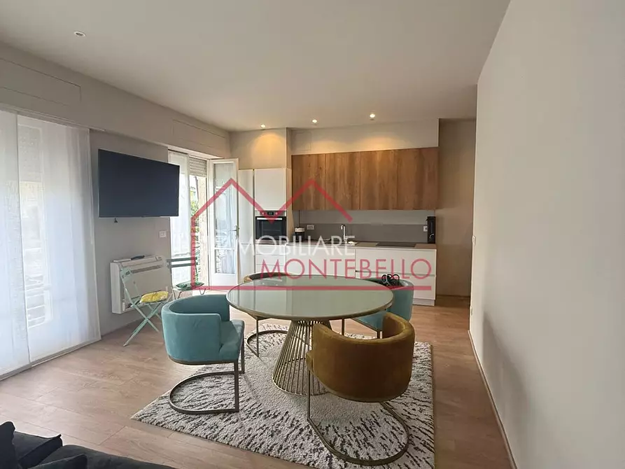 Immagine 7 di Appartamento in vendita  a Viareggio