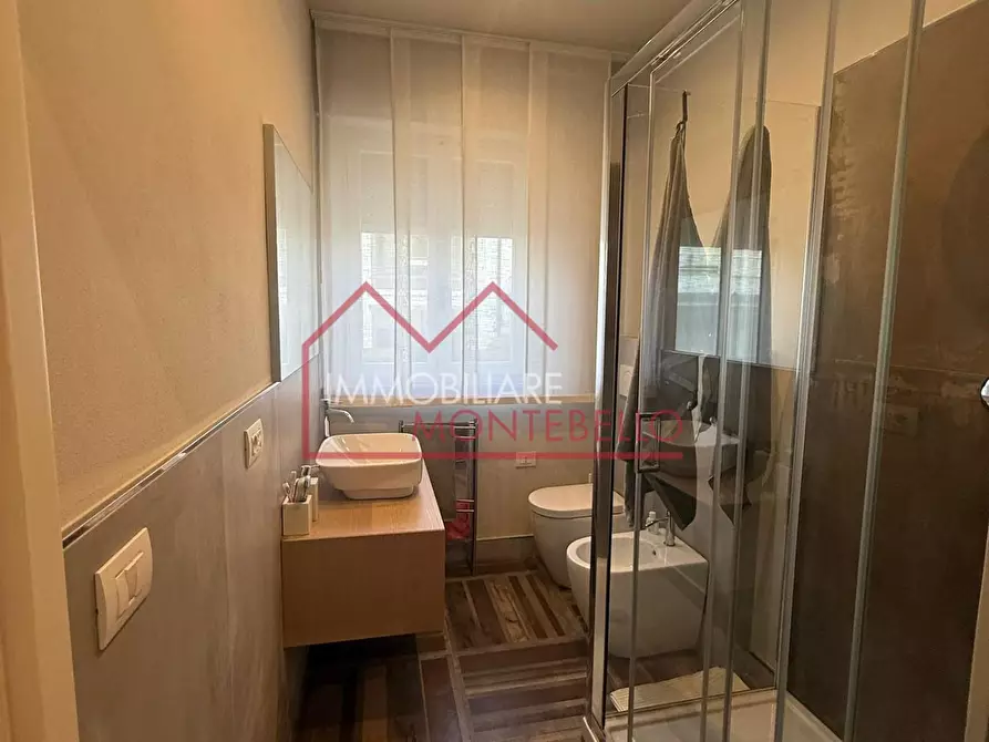 Immagine 13 di Appartamento in vendita  a Viareggio