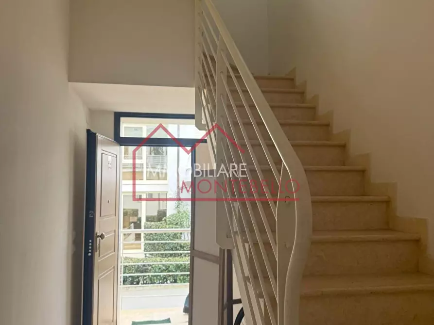 Immagine 18 di Appartamento in vendita  a Viareggio