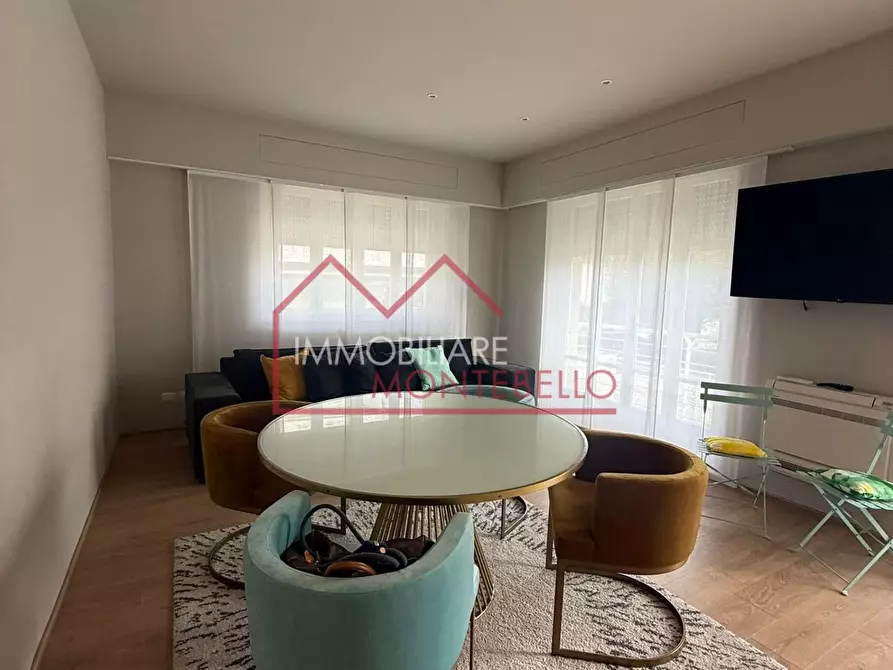 Immagine 2 di Appartamento in vendita  a Viareggio