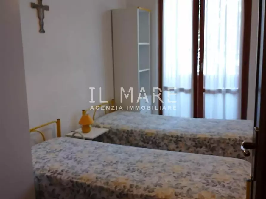 Immagine 9 di Villetta a schiera in vendita  a Massa