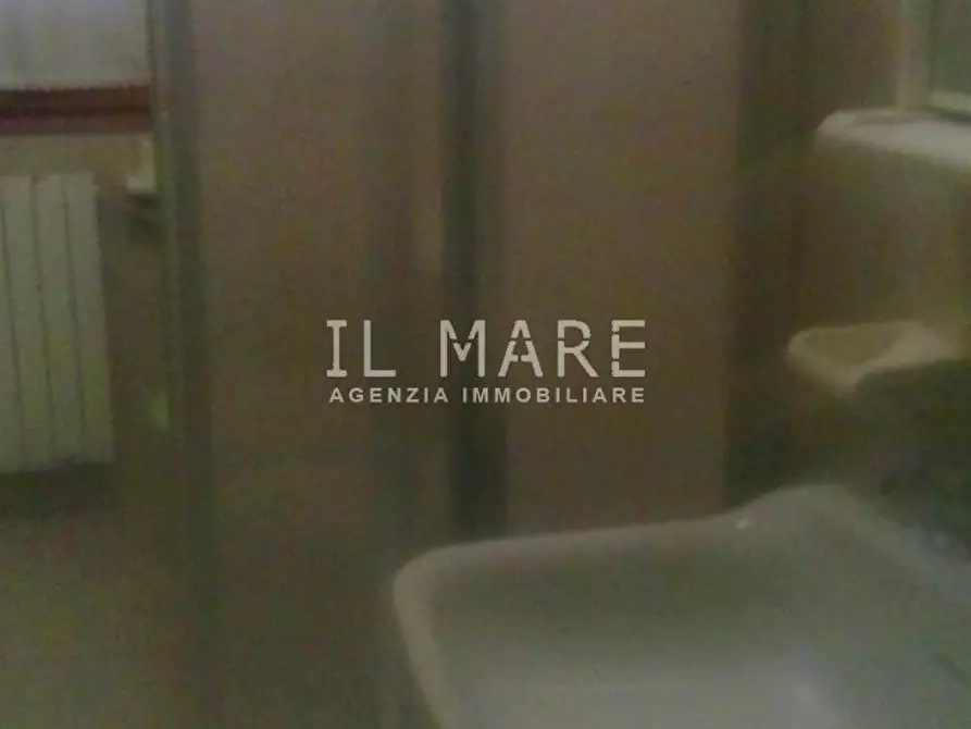 Immagine 11 di Villetta a schiera in vendita  a Massa