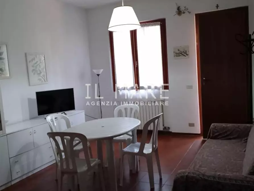 Immagine 3 di Villetta a schiera in vendita  a Massa