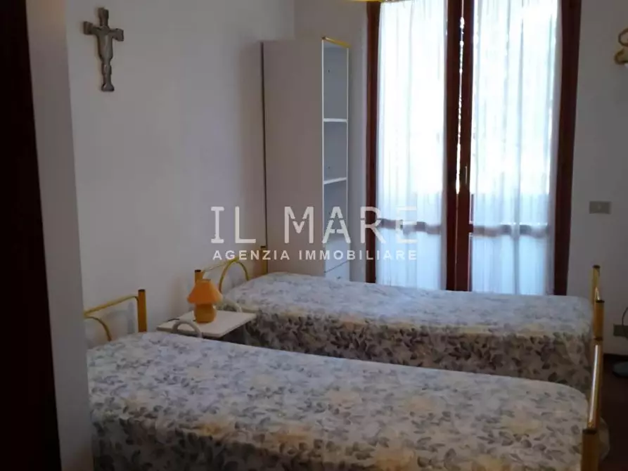 Immagine 10 di Villetta a schiera in vendita  a Massa