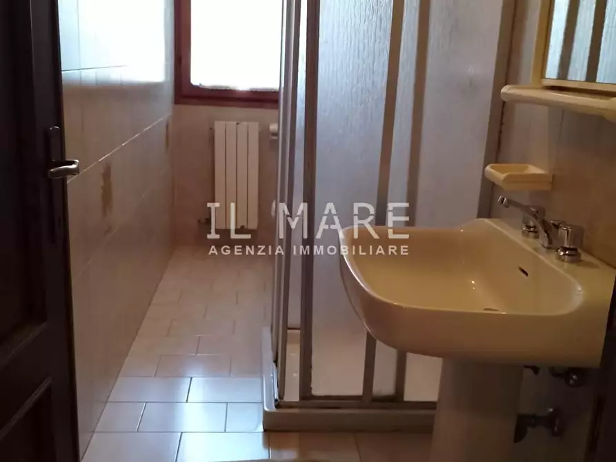 Immagine 13 di Villetta a schiera in vendita  a Massa