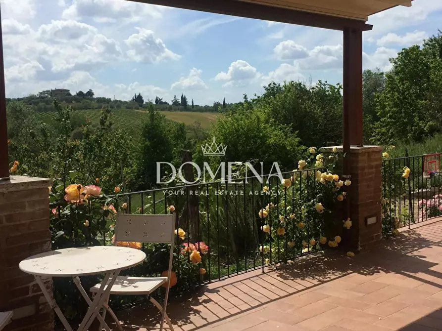 Immagine 3 di Villa in vendita  a Siena
