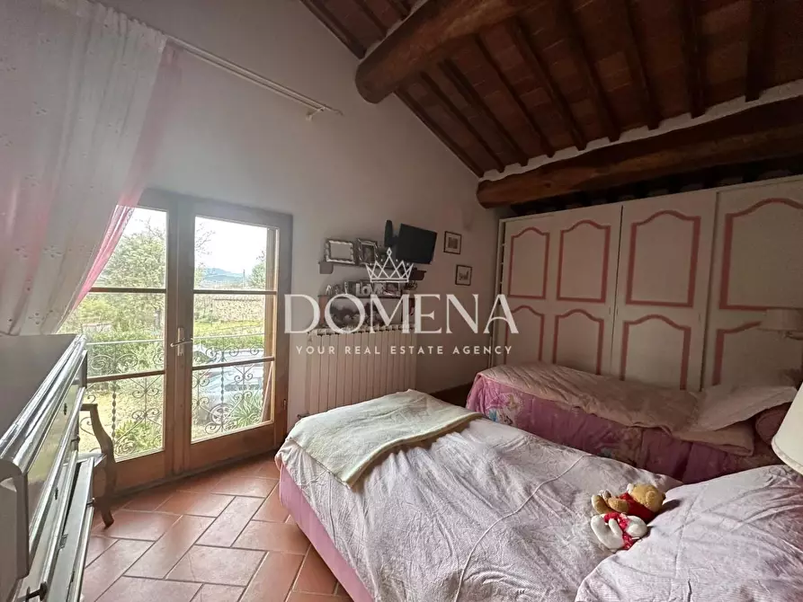 Immagine 27 di Villa in vendita  a Siena