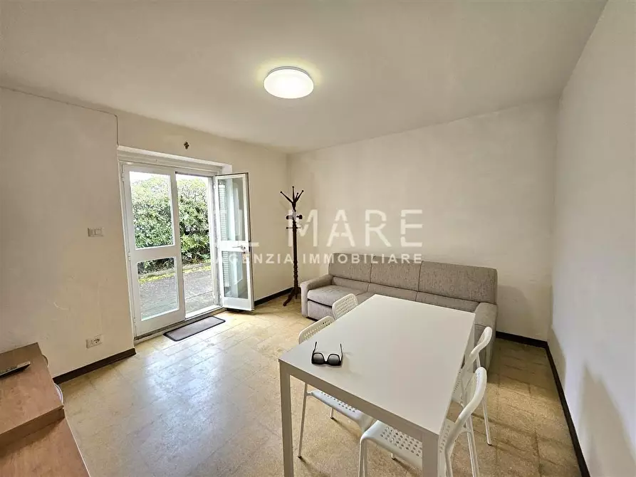 Immagine 3 di Appartamento in vendita  a Massa