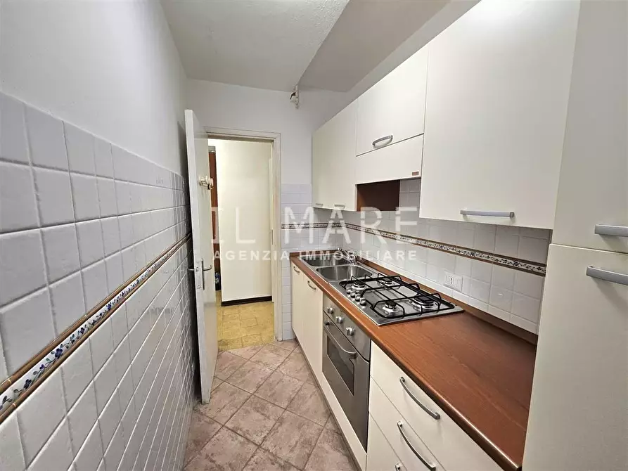 Immagine 9 di Appartamento in vendita  a Massa